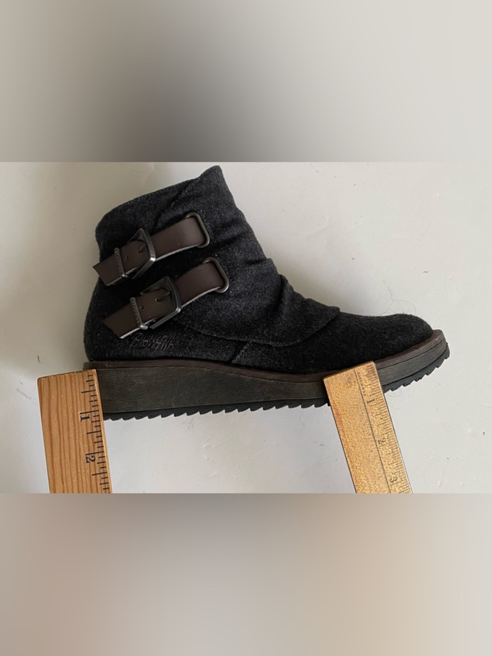 Blowfish Malibu Women's Gray Felt Side Zip Low Wedge Slouch Ankle Boots Size 6.5 - Picture 6 of 12